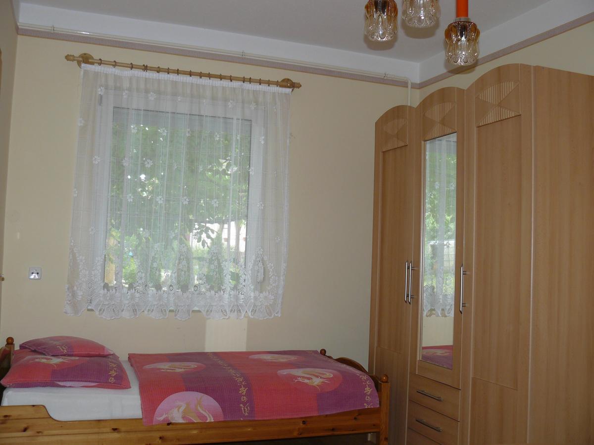 Zsuzsi Apartman ザラカロシュ エクステリア 写真