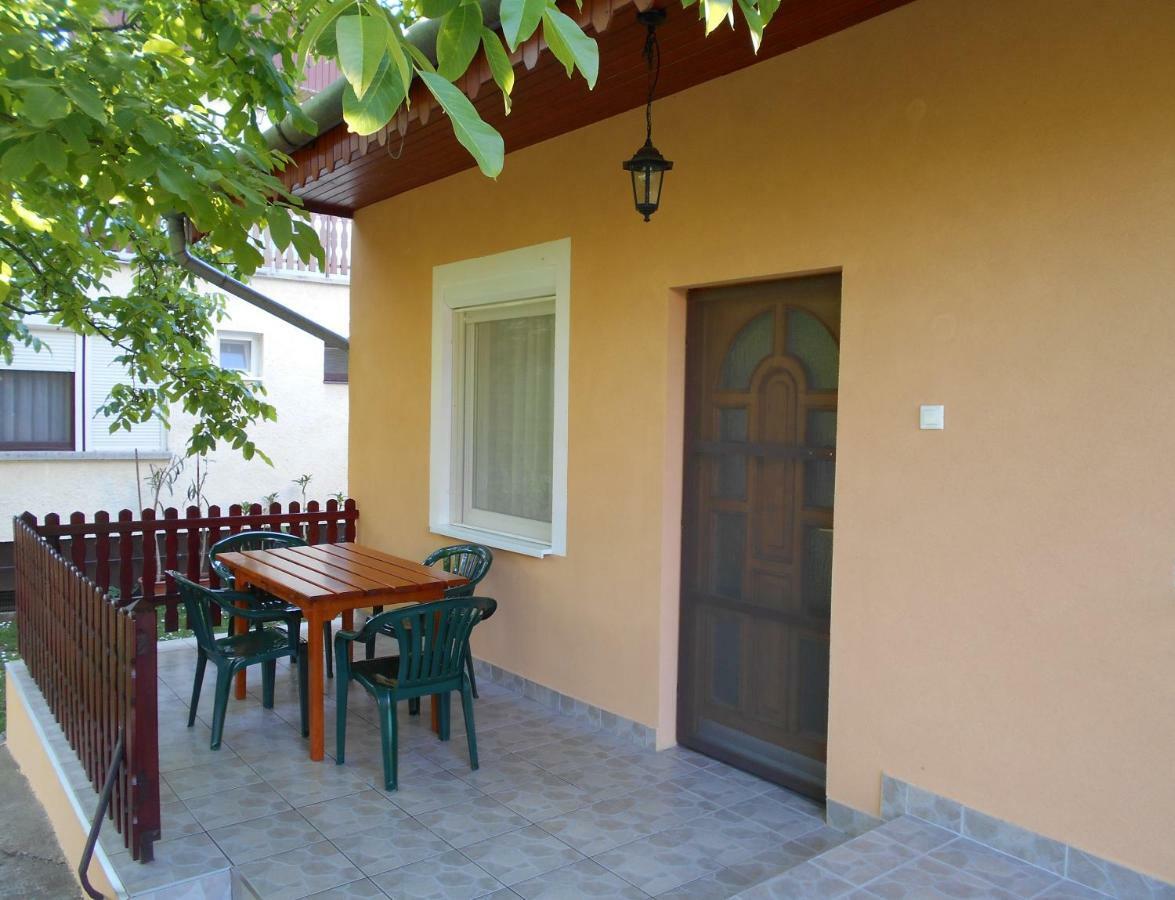 Zsuzsi Apartman ザラカロシュ エクステリア 写真